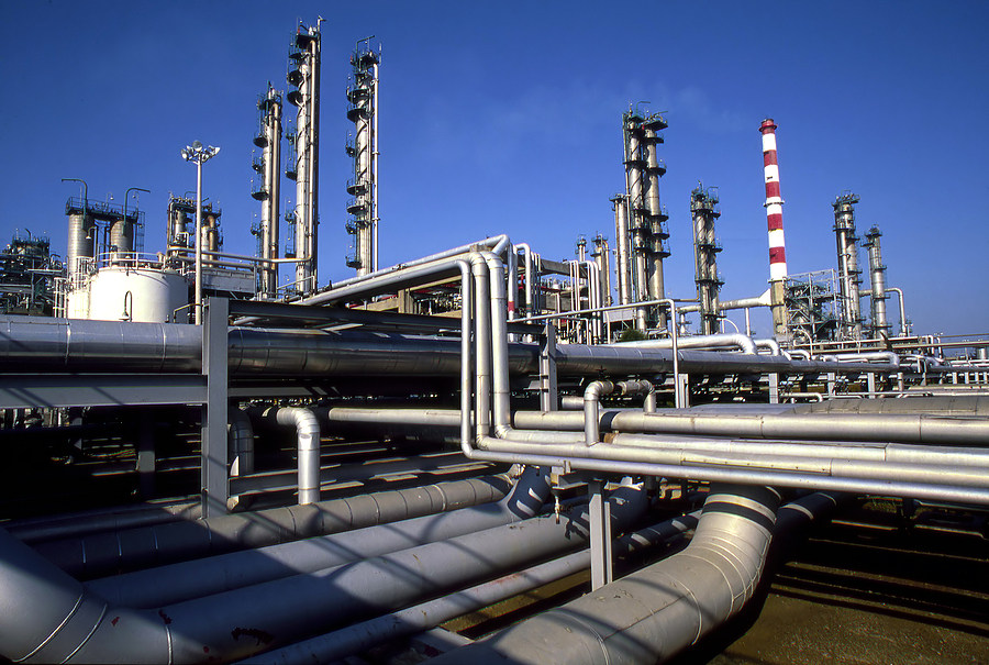 Benefits of Composite Hose Assemblies in Oil Refineries